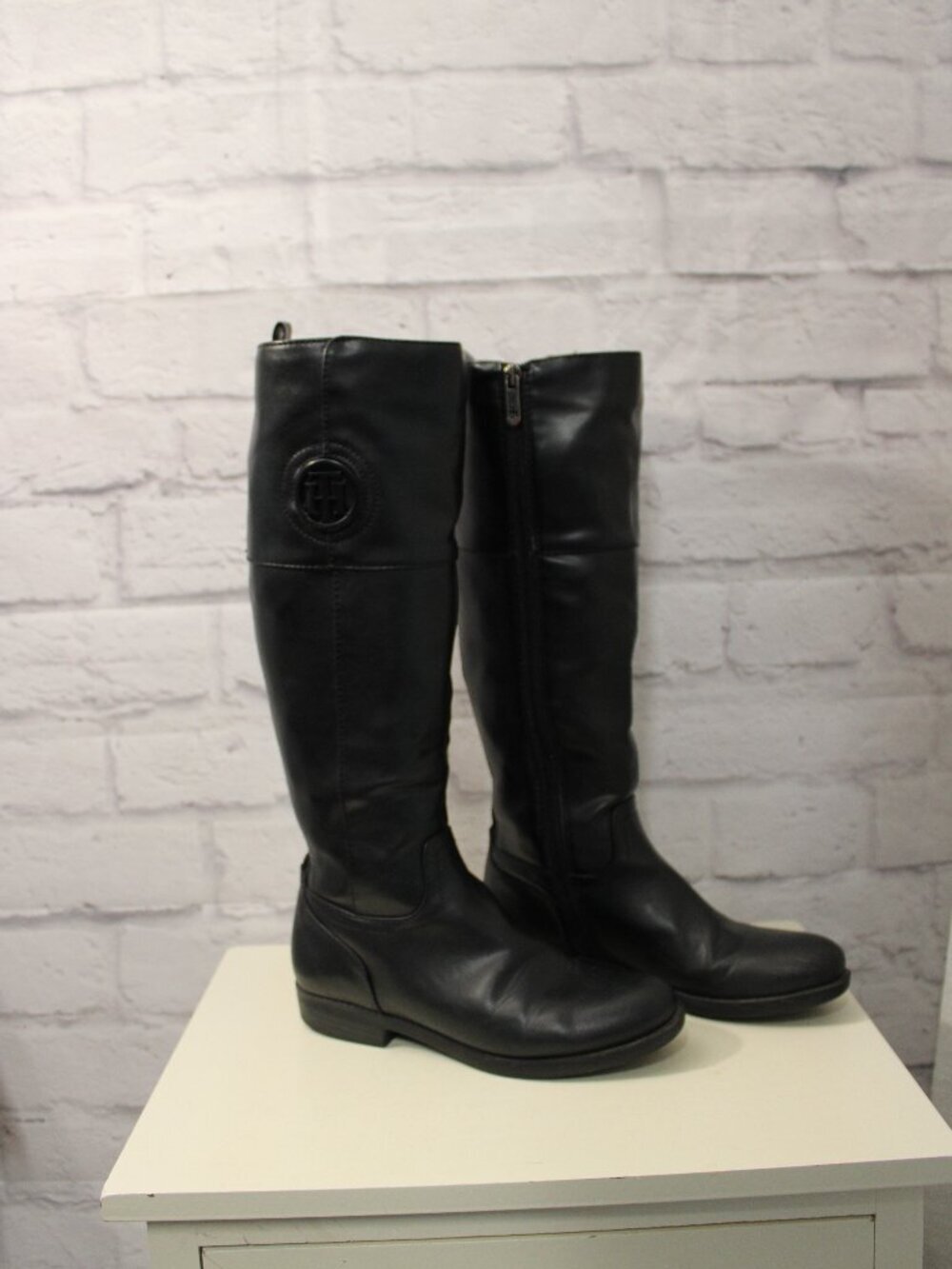 Tommy Hilfiger Size 6 M Black Size Zip Sensora Riding Boots